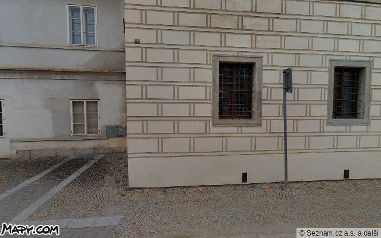 Pohled z ulice — Mapy.com