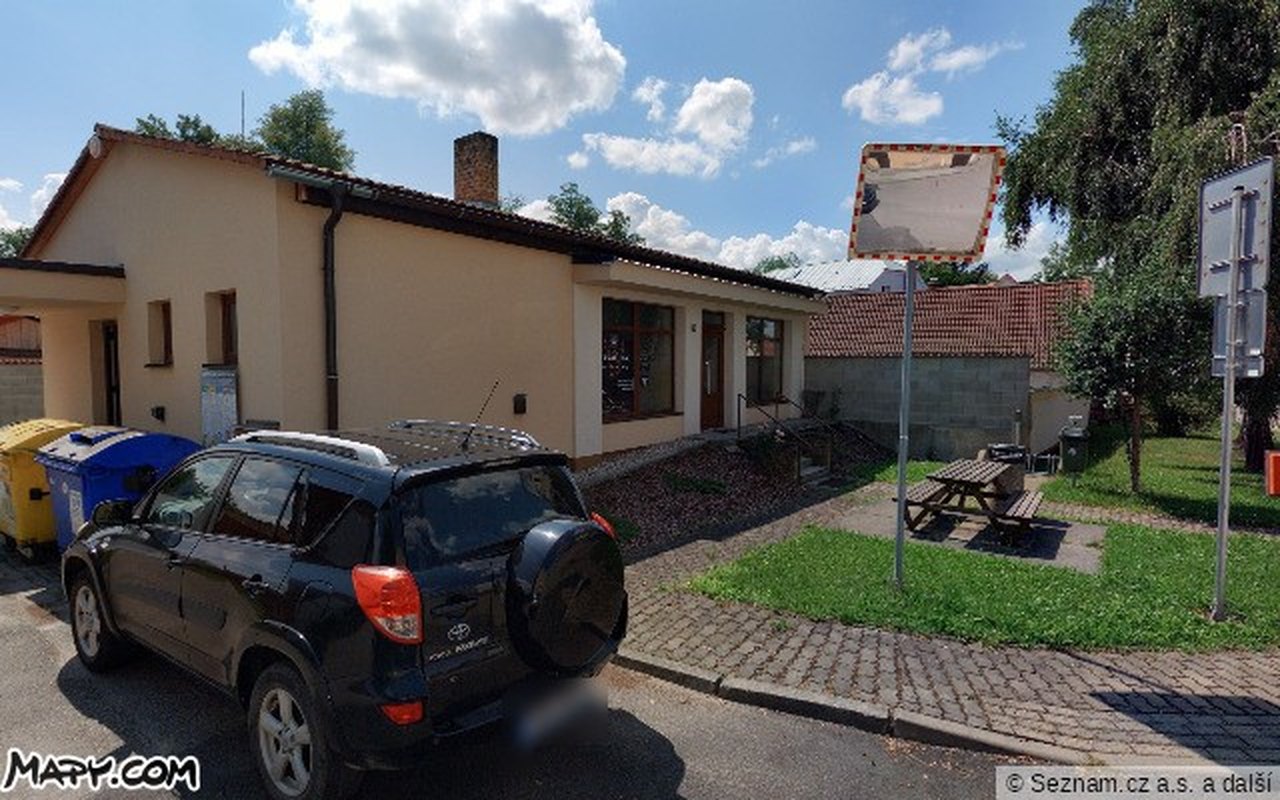 Pohled z ulice — Mapy.com