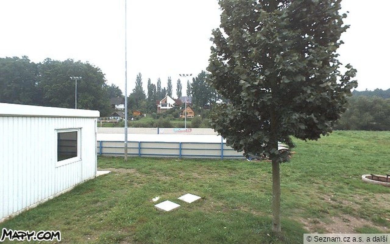 Pohled z ulice — Mapy.com