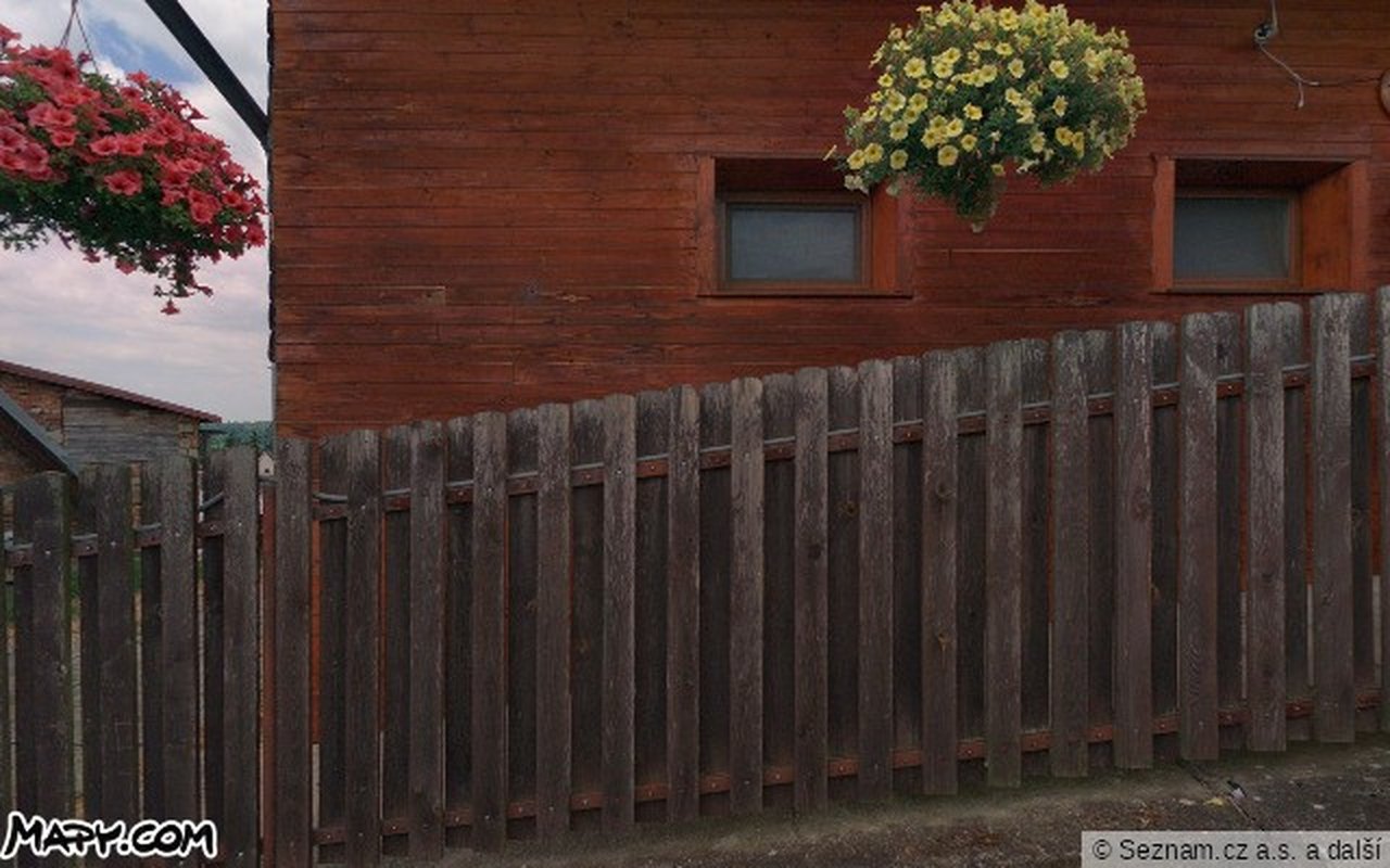 Pohled z ulice — Mapy.com
