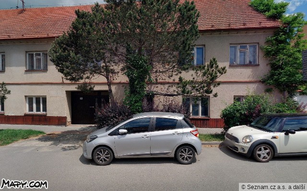 Pohled z ulice — Mapy.com