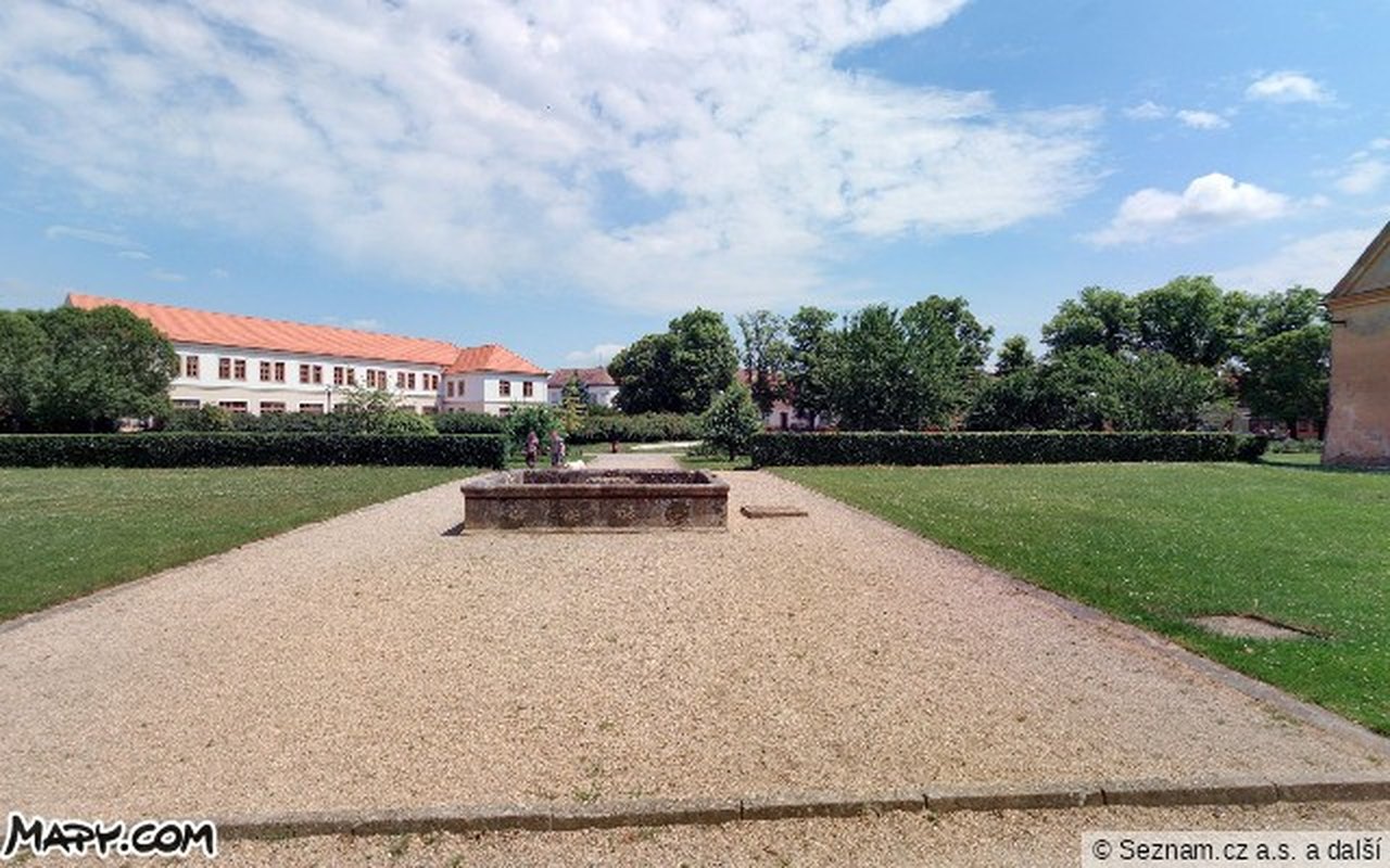 Pohled z ulice — Mapy.com
