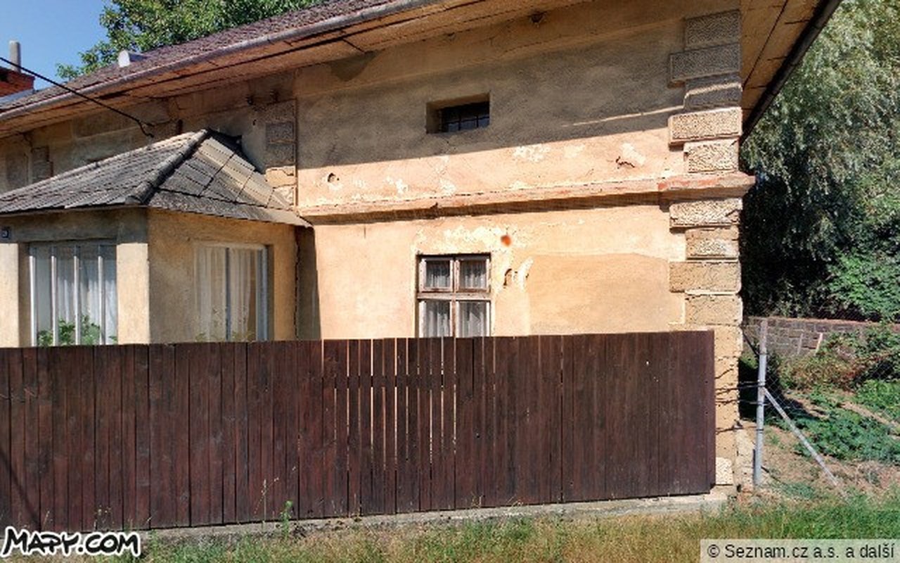 Pohled z ulice — Mapy.com