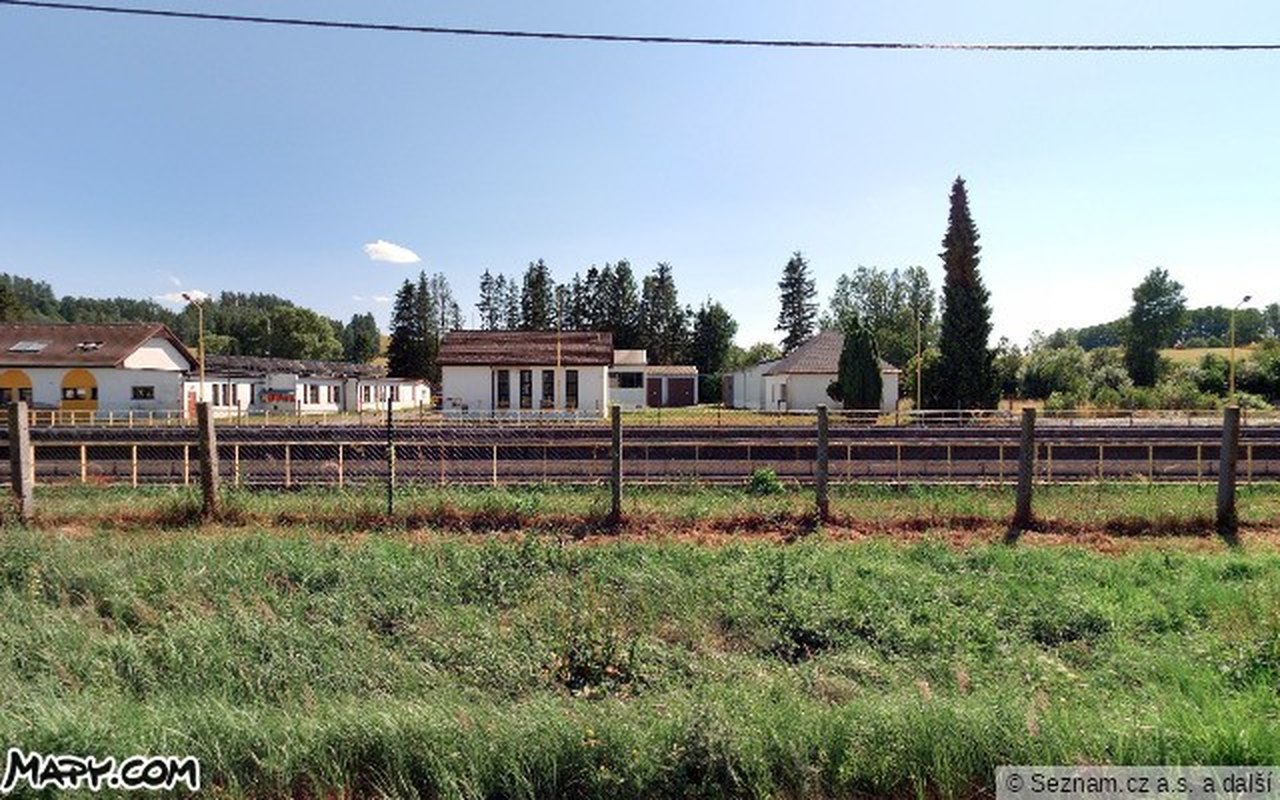 Pohled z ulice — Mapy.com